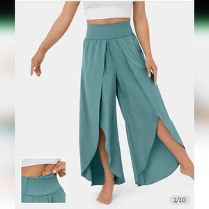 NWOT Breezeful™ High Waisted Palazzo Flowy Split Wide leg pants